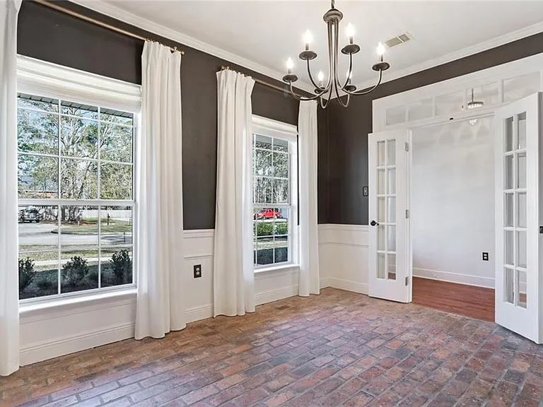 7033 Wynntree Dr — Photo 4