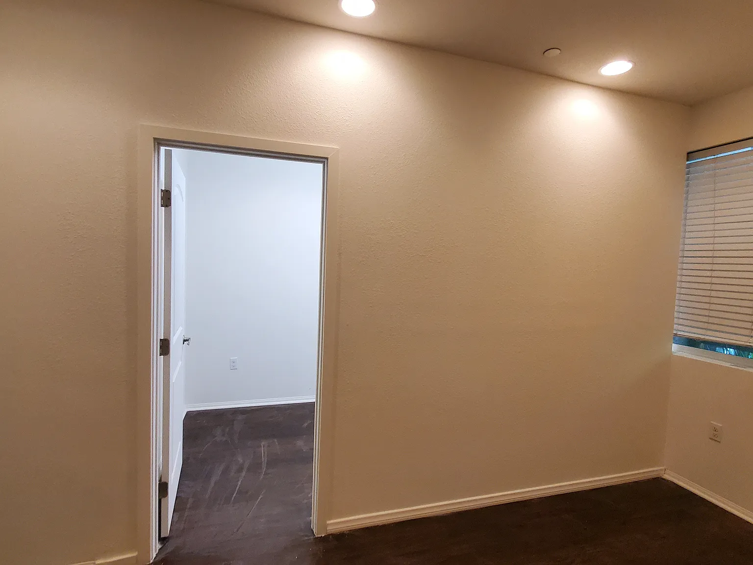 4 bed, 3.5 bath, 1889 sqft, $4,200 — Photo 4