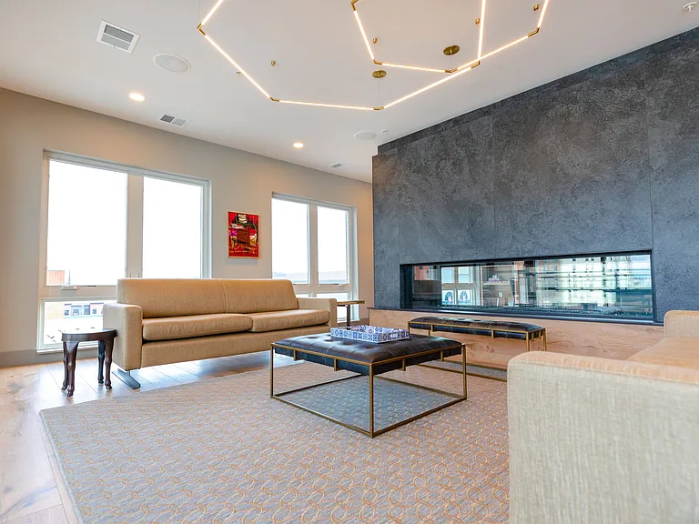 Center Square Lofts West — Photo 31