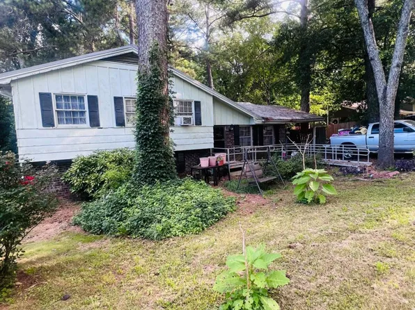 2749 Shelley Ln, Ellenwood, GA 30294