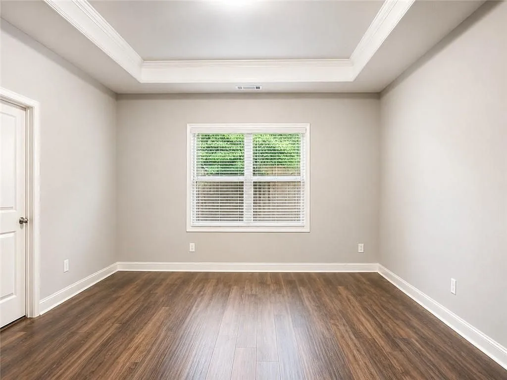 3 bed, 3.0 bath, 1928 sqft, $2,400 — Photo 4