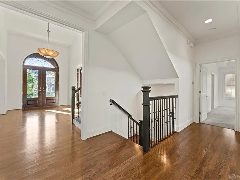 5369 N Shore Pl — Photo 8