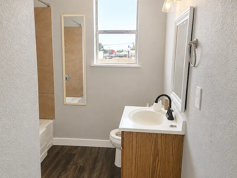521 Avenue C #C — Photo 6