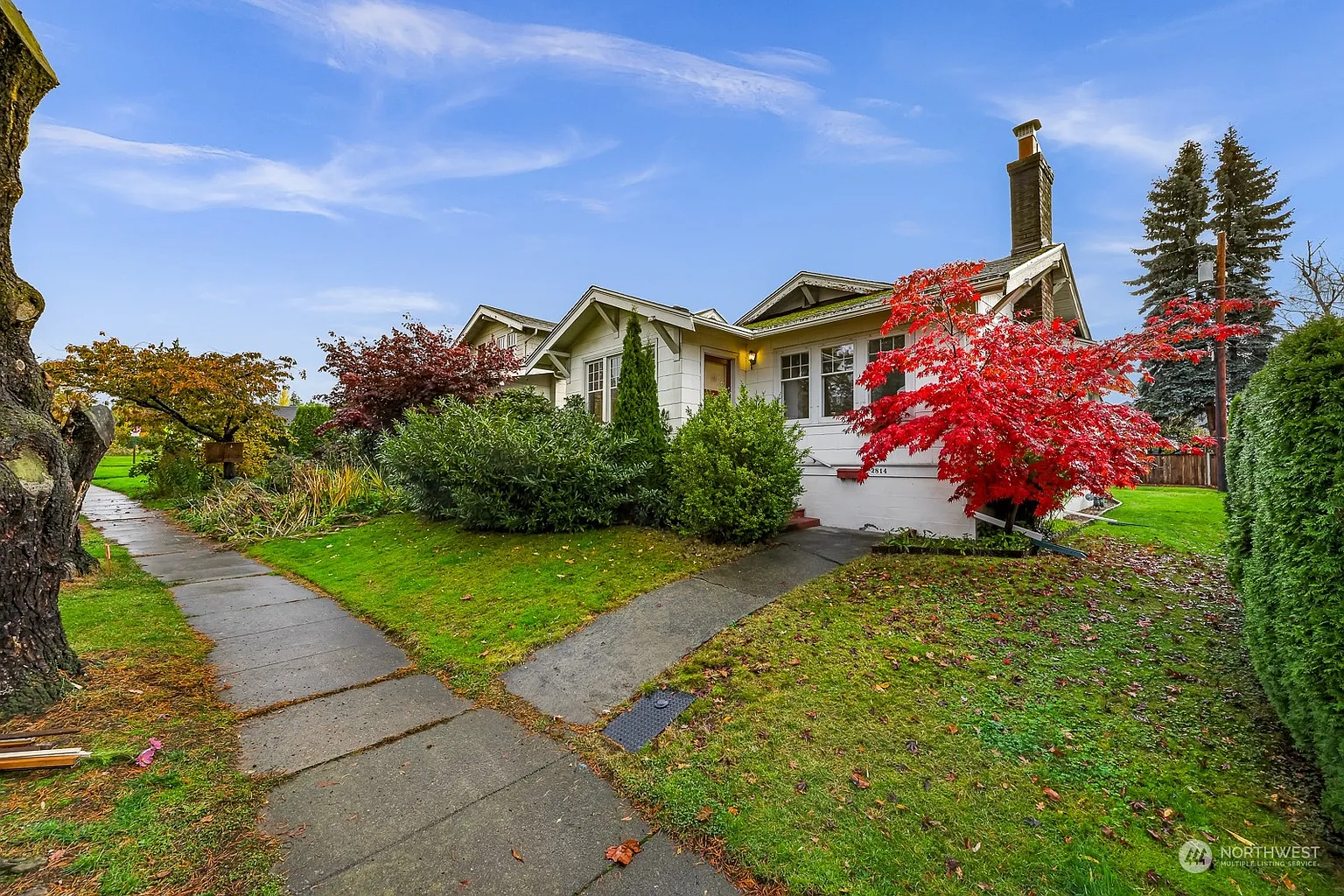 2814 Sunset Drive photo 1