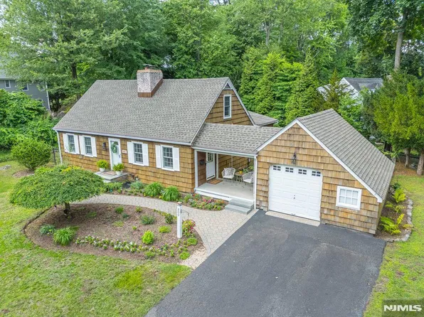 209 N Spruce St, Ramsey, NJ 07446