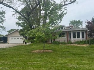 9706 Mayfield Rd, Chesterland, OH 44026