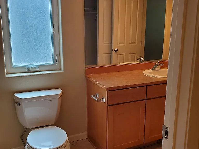 204 W Greenfield Ave — Photo 3