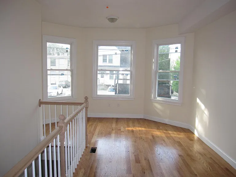 198 Union Ave #1 — Photo 4