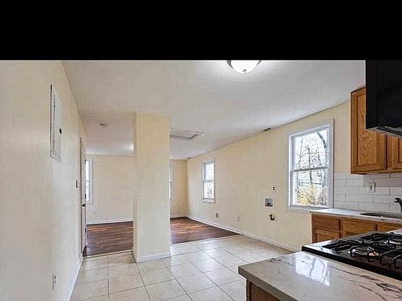 5th image of 718 S 13th St Floor 2