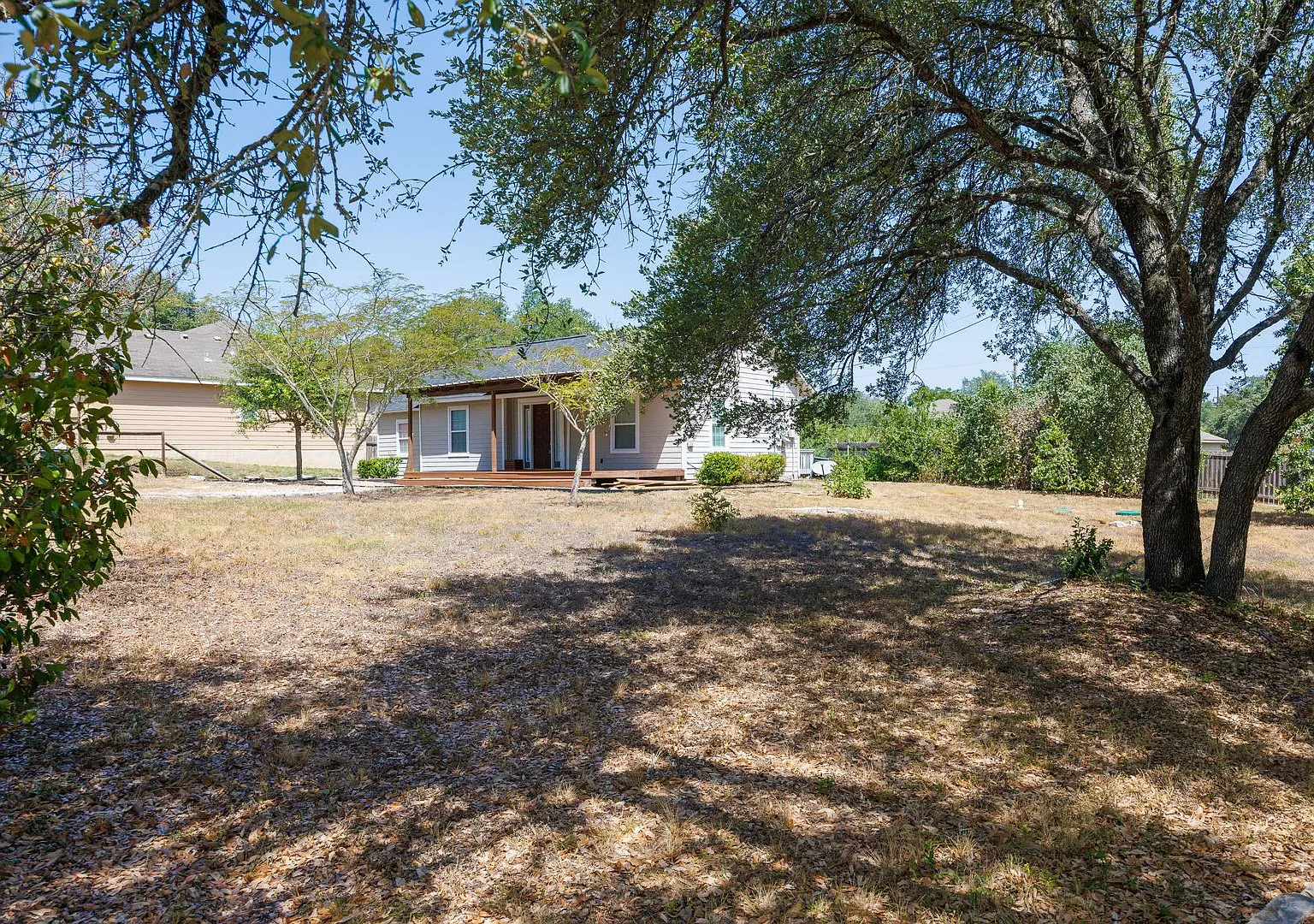 Charming 3-Bedroom Apache Shores Home on Large Lot RV/Boat Friendly — Photo 3