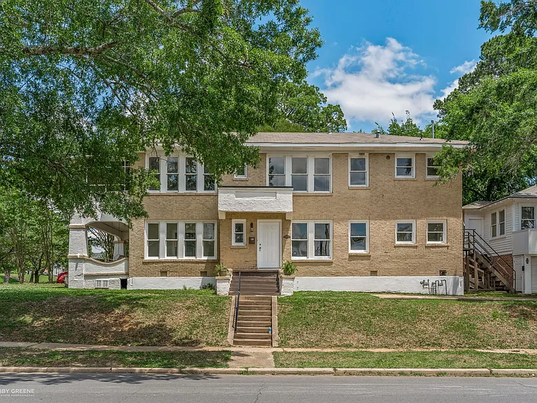 3305 Creswell Ave — Photo 3