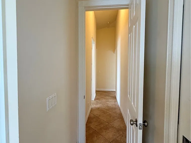 217 NE 21st Pl — Photo 39