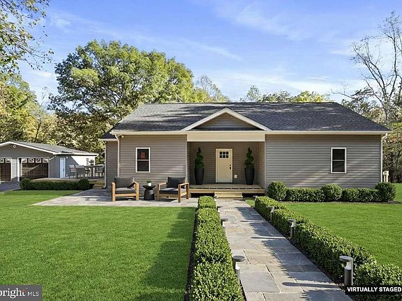 2nd image of 2678 Boliver Rd