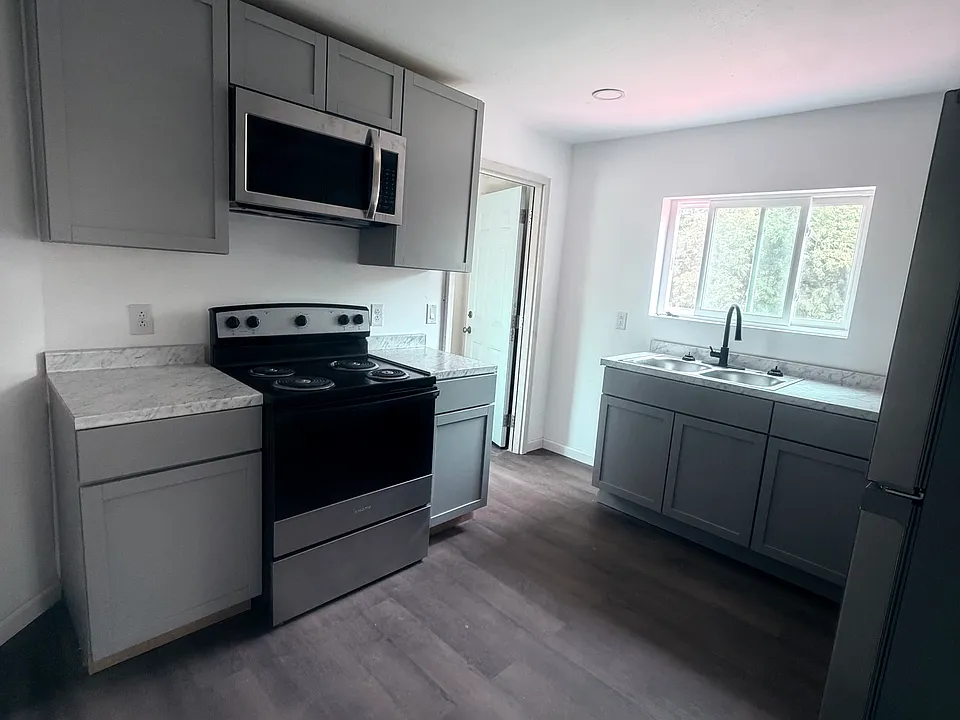 507 W Seneca St #2