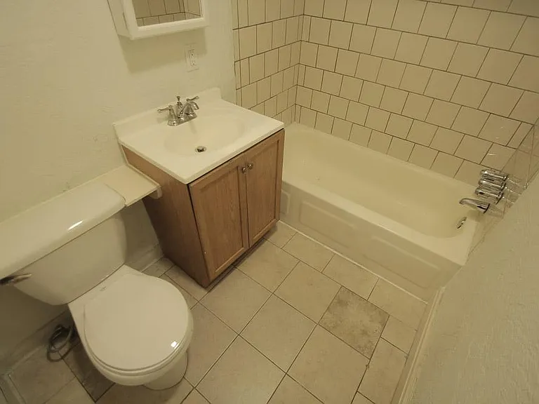 419 Peebles St #3 — Photo 9