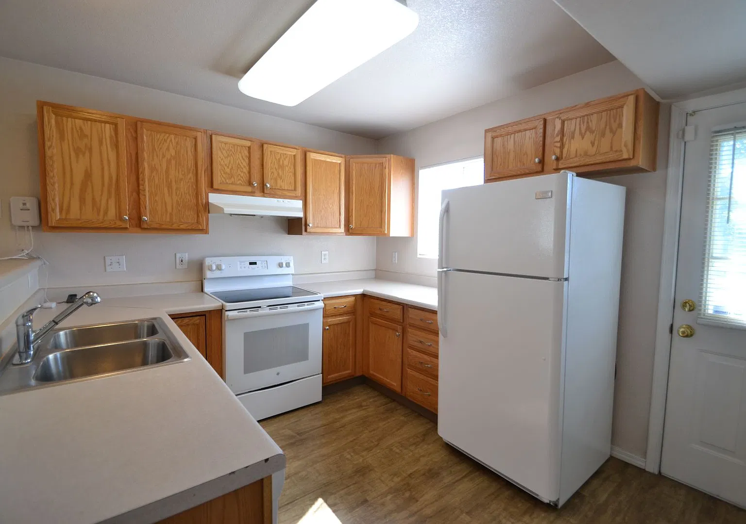 2 Bed 1.5 Bath Briargate Townhome w/AC — Photo 4