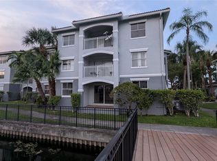 9640 NW 2nd St, Pembroke Pines, FL 33024