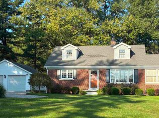 3210 Mesker Park Dr, Evansville, IN 47720
