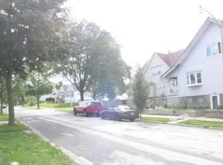 3260 S 14th St, Milwaukee, WI 53215