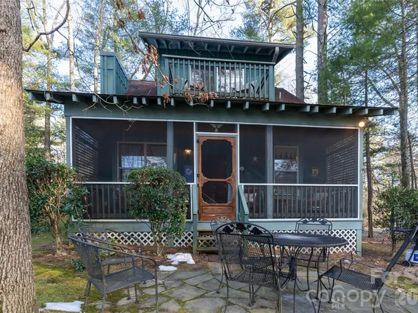 46 Rhett Dr, Flat Rock, NC 28731