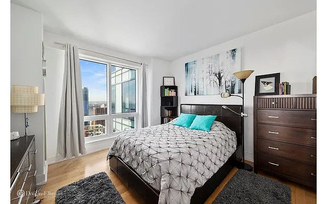 Rented by Douglas Elliman | media 22