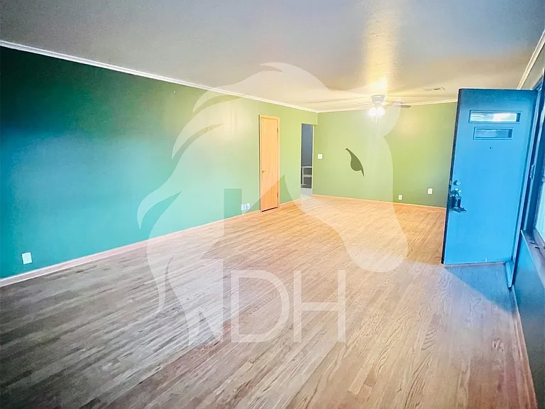 314 S Harding St — Photo 3