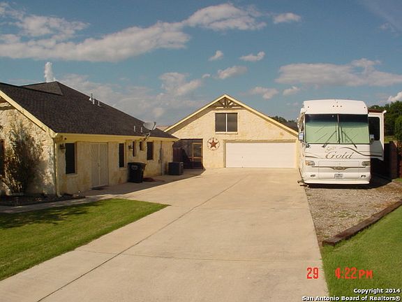 2nd image of 1405 Country Hills Dr