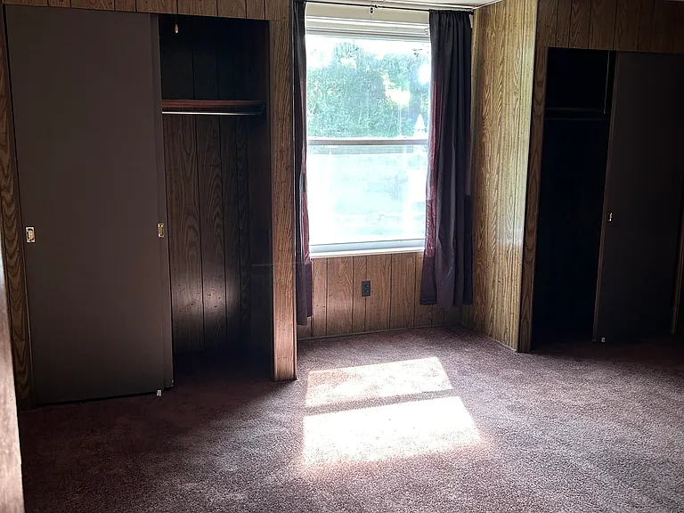 Master bedroom dimensions 15 feet x14 foot 3 inches