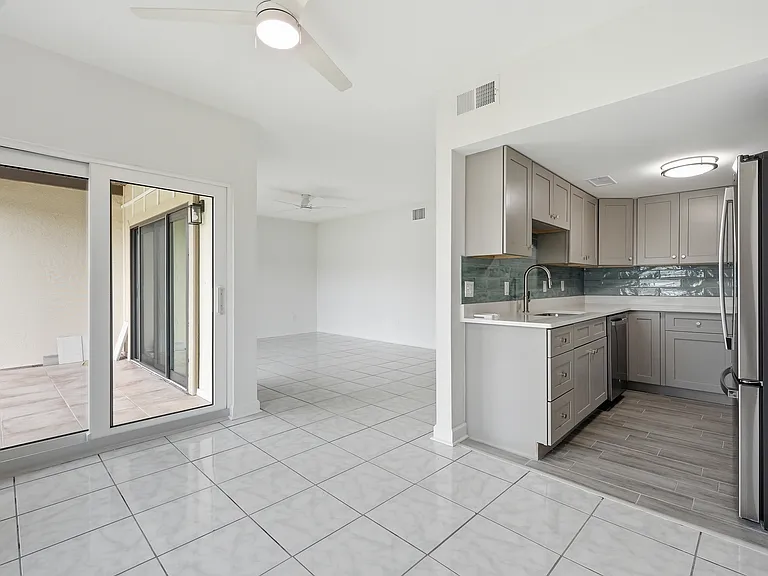 548 Plaza Seville Ct #89 — Photo 19