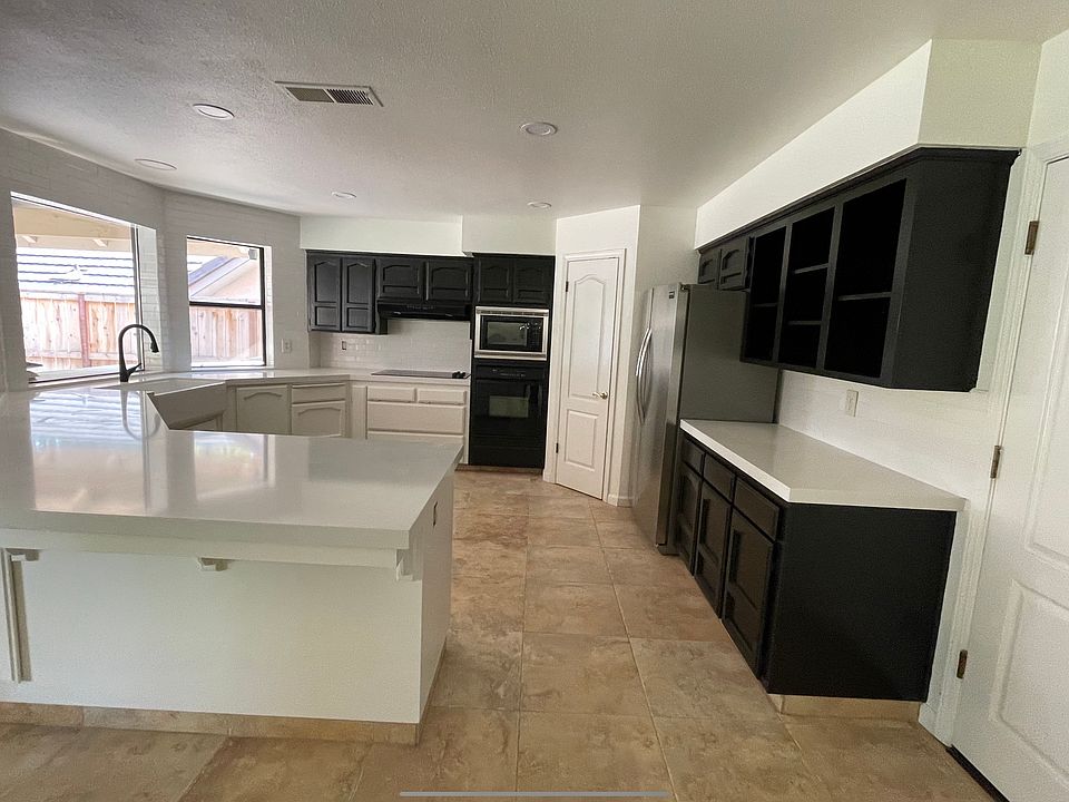 2nd image of 9382 N Woodmont Dr
