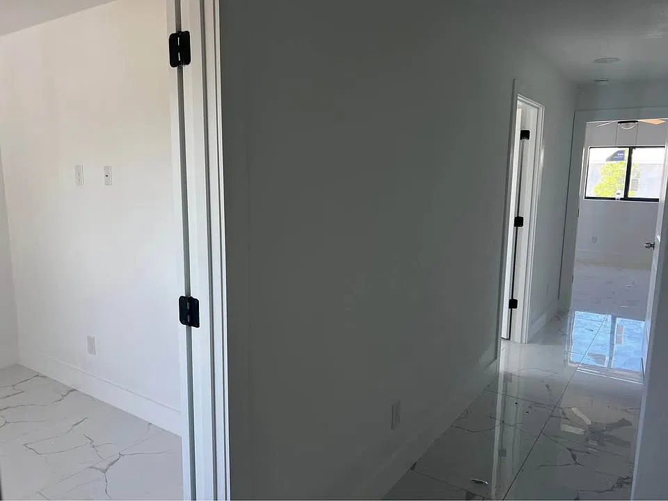 1532 Gretchen Ave S — Photo 2