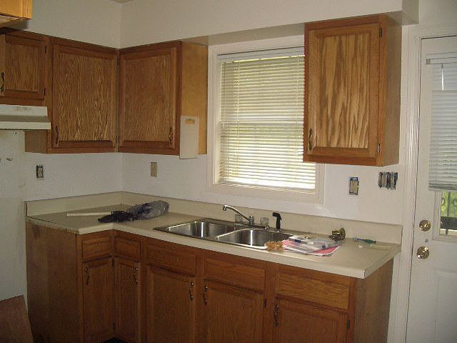 2nd image of 567 Halifax St