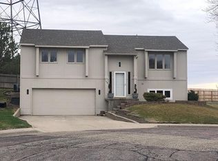 140 River Rd, Pierre, SD 57501
