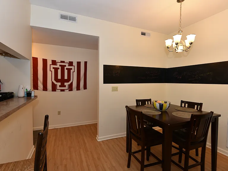 320 S Dunn — Photo 16
