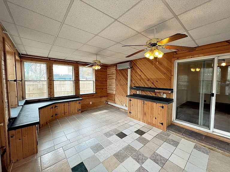 314 Princeton Ct — Photo 16