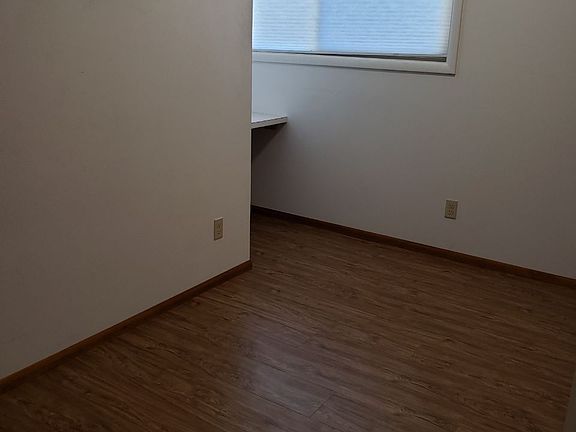 4th image of 4851 SW Hoffman Ave