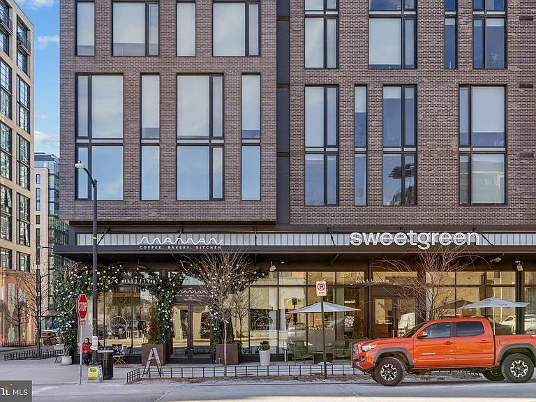 1710 W Virginia Ave NE #202 — Photo 37