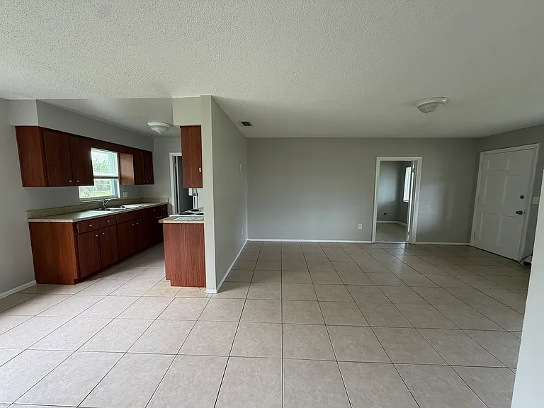 2906 Winfield St — Photo 10