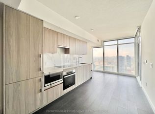 1 Concord Cityplace Way #5515, Toronto, ON M5V 3V4