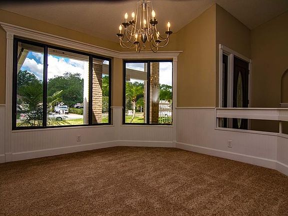 4th image of 2104 N Golfview Dr