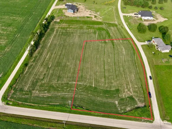 10 Old Q Rd, Blanchardville, WI 53516