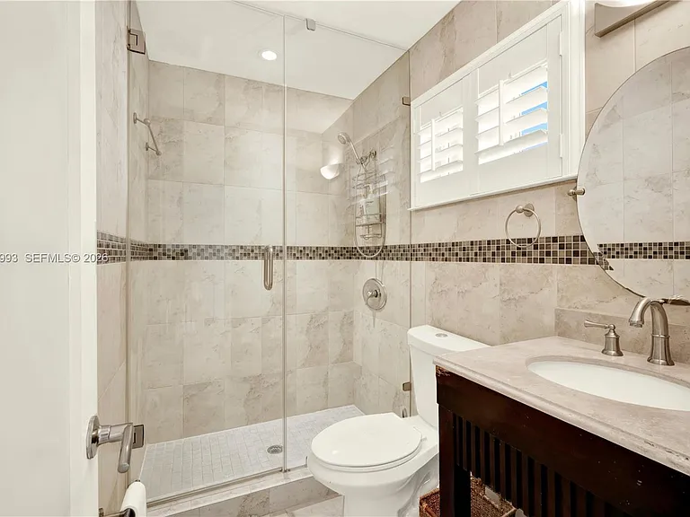 69 Shoreland Dr — Photo 15