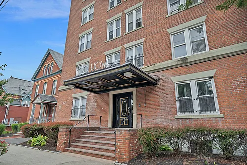 100 Howe Street Photo 1