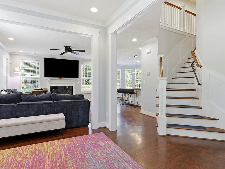 1041 Scenic Blvd — Photo 7