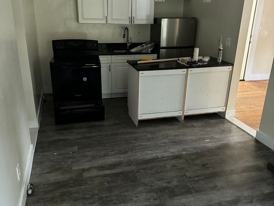 1st image of 32 Starr Ave #6