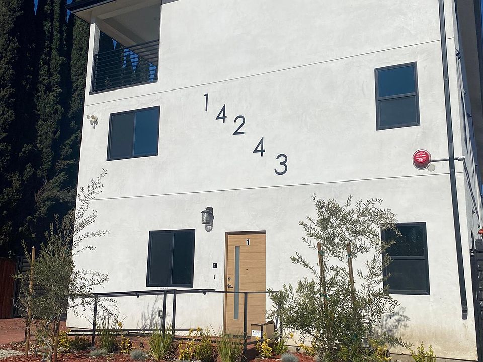 1st image of 14243 Victory Blvd #203-205