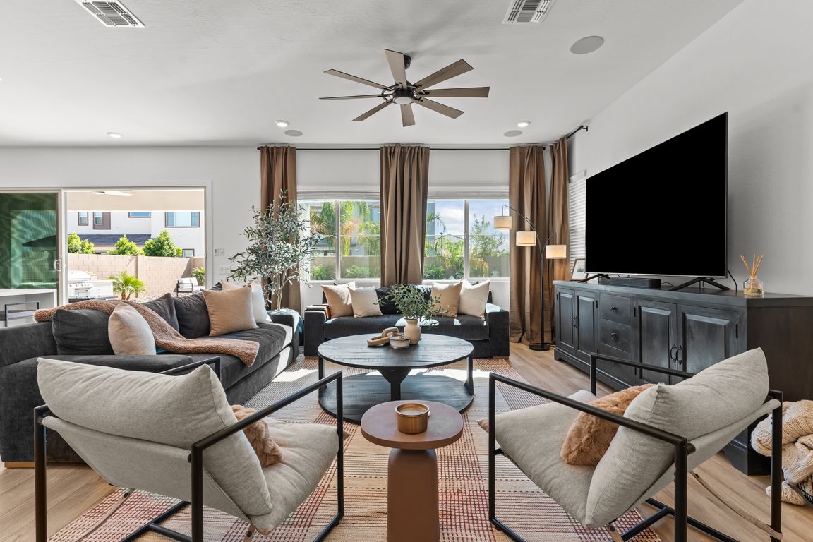 next background image