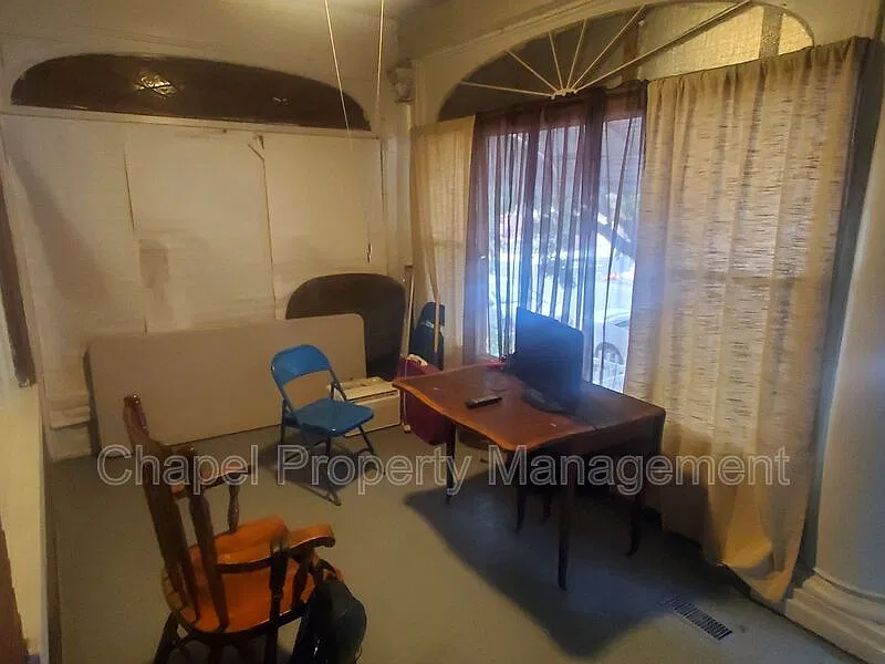 3 bed, 1.5 bath, 1304 sqft, $1,250 — Photo 2