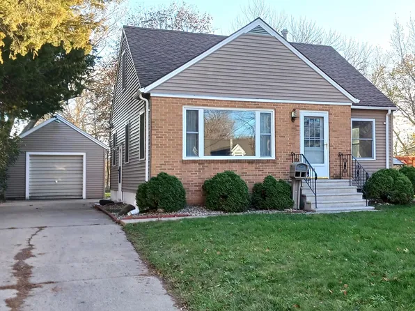 622 E 7th St, Albert Lea, MN 56007