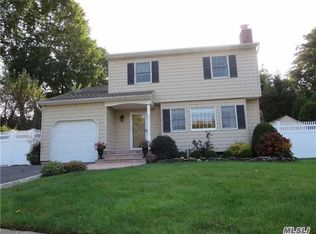 6 Hill Ln, East Northport, NY 11731